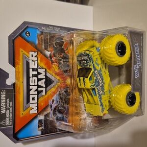 B24 monster jam Blue Thunder